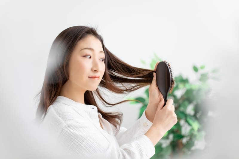 女性の抜け毛対策シャンプーおすすめ11選！選び方や正しい使い方など解説