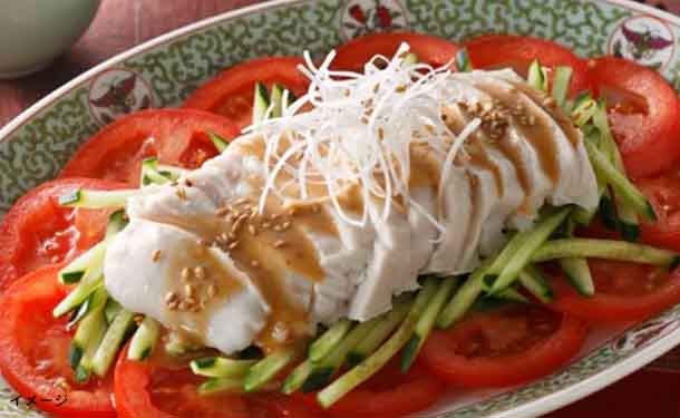 蒸し鶏14000 昼食。近くのスーパーで絶版になっていた「蒸し鶏」が復活していた