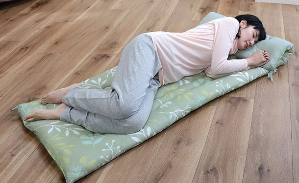 綿ガーゼごろ寝長座布団 リーフ柄」のお得通販｜Kuradashi(クラダシ)で