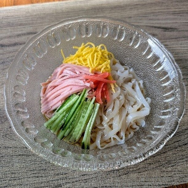 「冷やし中華風スープで食べるおこめっと麺」