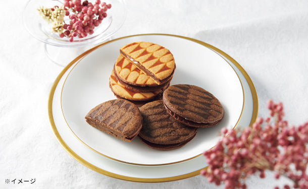 「ザ・スウィーツ キャラメルサンドクッキー（オリジナル＆コーヒ）」21個×4箱
